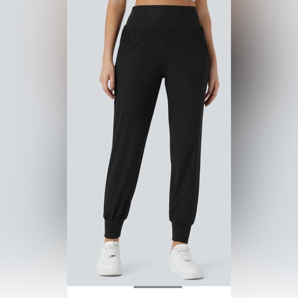 Halara joggers high waisted size M